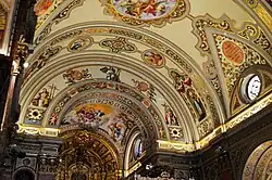 Aperçu des peintures de la nef.