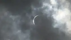 Éclipse partielle à Miyazaki (Japon).