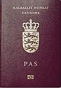 Page de couverture d'un passeport ordinaire du Groenland sans mention de l'UE.