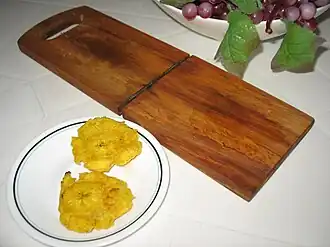 Image illustrative de l’article Patacón (plat)