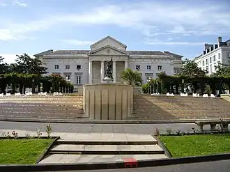 Le Palais de Justice.