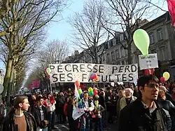 photographie prise lors de la manifestation lilloise anti-LRU du 11 mars 2009 : Banderole : Pecresse perd ses facultes