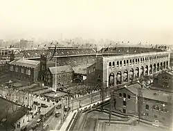 Franklin Field après l'achèvement du deuxième niveau en 1925