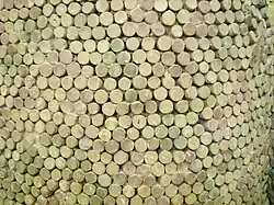 Vue de détail d'une mosaïque de cônes.