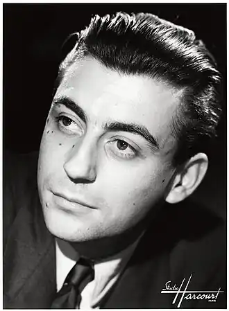 François Périer posant pour le Studio Harcourt.