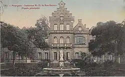 Description de cette image, également commentée ci-après