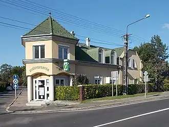 Pharmacie en bordure de la 7.