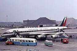 Un Douglas DC-8 à l'aéroport d'Amsterdam-Schiphol en 1963