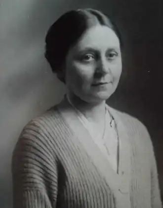 Yvonne Pouzin à la quarantaine