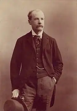 Charles Fitzpatrick, député provincial et fédéral de Québec, solliciteur général du Canada, ministre de la Justice, double bâtonnier du Québec, juge en chef du Canada, lieutenant-gouverneur du Québec et oncle par alliance de Louis-Alexandre Taschereau.