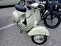 Vespa GL à mono bras oscillant et roue tirée (années 1960).