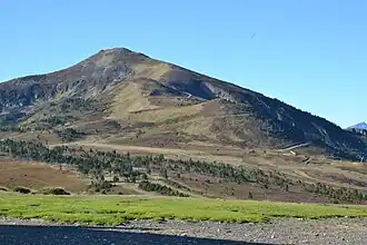 Le pic vu depuis le port de Pailhères.