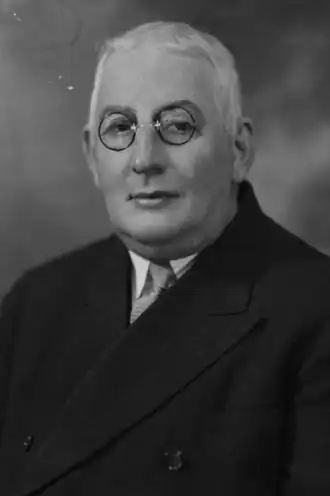 Pierre Bertrand est député de Saint-Sauveur de 1923 à 1927 et de 1931 à 1939.