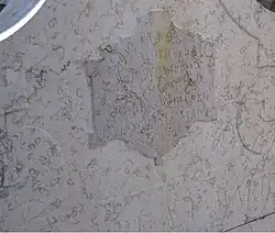 Épitaphe pierre tombale A.F. MarionA LA MÉMOIRE DEA F MARION 1846 1900ET DE SA FILLEMARIE VIRGINIE MARION 1876 1899