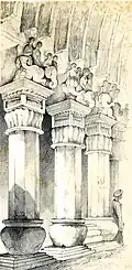 Colonnes du Grand Chaitya.