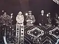 La fête de l'inauguration du monument Merci a la France en 1929. Le kilims (Bombe u pregradama and Rašičeva šara) dans le balcon de la loge royale en Belgrade.