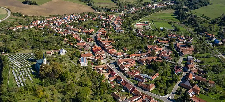 Pitín : vue aérienne.