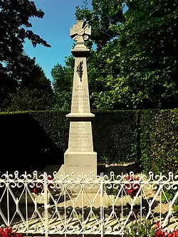 Le monument aux morts.