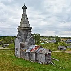 L'église en bois.