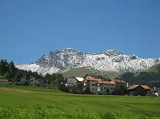 Vue de la montagne depuis Riom-Parsonz.