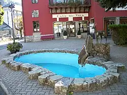 Place devant la Mairie.