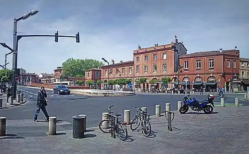 Place intérieure Saint-Cyprien.