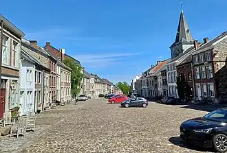 La place Saint-Georges.