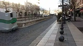 Image illustrative de l’article Place aux Huiles