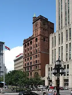 Les édifices New York Life et Aldred sur la place d'Armes