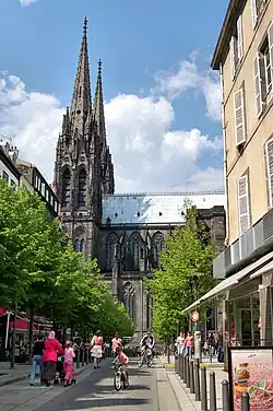 La cathédrale, place de la Victoire