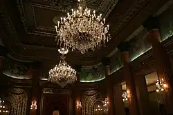 Plafond de la salle des fêtes du palais préfectoral.