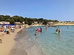 Plage du Verdon à La Couronne, séquence où Marie joue au volley-ball.