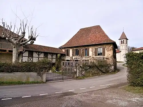 La rue principale de Plan en février 2021