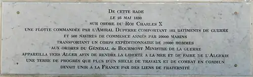 Plaque commémorative sur une digue du quartier du Mourillon à Toulon
