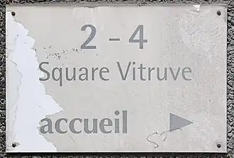 Voir la plaque.