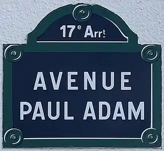 Voir la plaque.