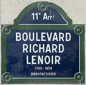 Voir la plaque.