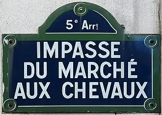 Voir la plaque.