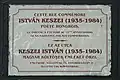 Plaque au no&nbsp;3 en hommage à Keszei István&nbsp;(hu).
