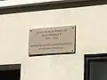 Plaque à la mémoire de Jean Poiret au no&nbsp;22.
