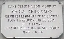 No&nbsp;72 : Plaque commémorative en hommage à Maria Deraismes, qui y meurt en 1894.