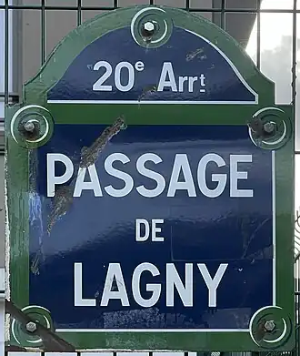 Voir la plaque.