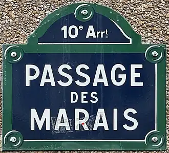 Voir la plaque.