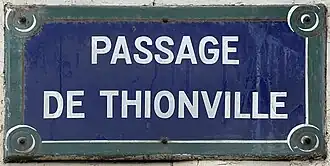 Voir la plaque.