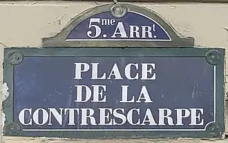 Voir la plaque.