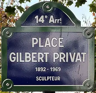 Voir la plaque.