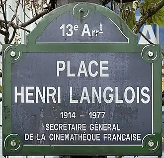 Voir la plaque.