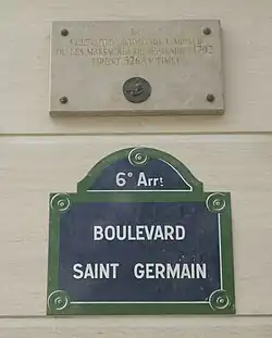 Plaque au no&nbsp;133, posée pour le bicentenaire de la Révolution.
