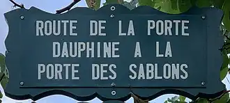 Voir la plaque.