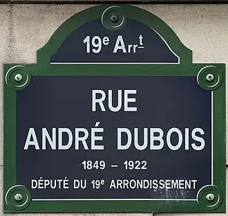Voir la plaque.